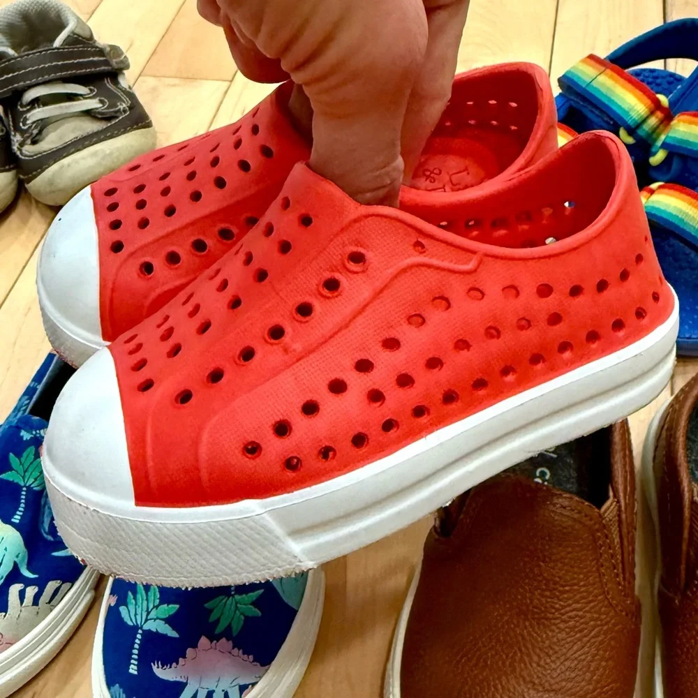 Native Jefferson Like Shoes Sz 5 Little Kids- Native like, Croc like, Easter